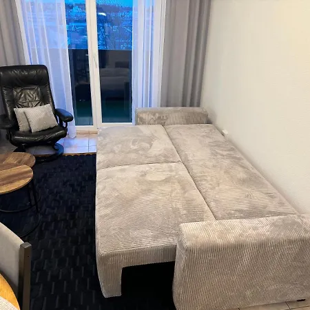 Calme Avec Balcon, A 4km Du Centre, Parking, Wi-fi, Netflix Gratuit *