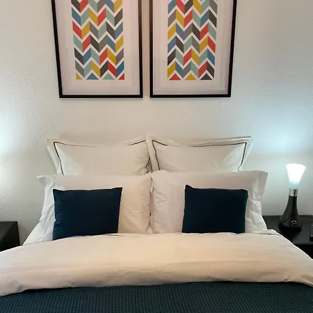 Calme Avec Balcon, A 4km Du Centre, Parking, Wi-fi, Netflix Gratuit