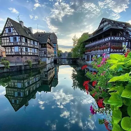 Calme Avec Balcon, A 4km Du Centre, Parking, Wi-fi, Netflix Gratuit