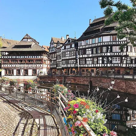 Appartement Calme Avec Balcon, A 4km Du Centre, Parking, Wi-fi, Netflix Gratuit